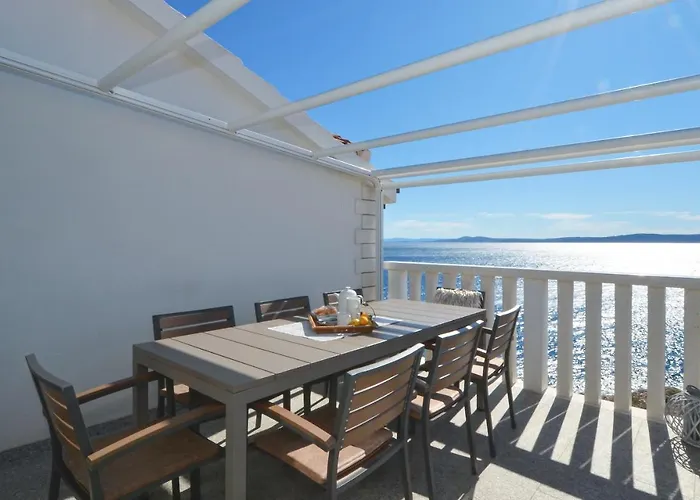 Wisibada Трогір