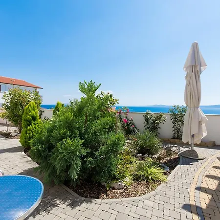 Apartament Wisibada *